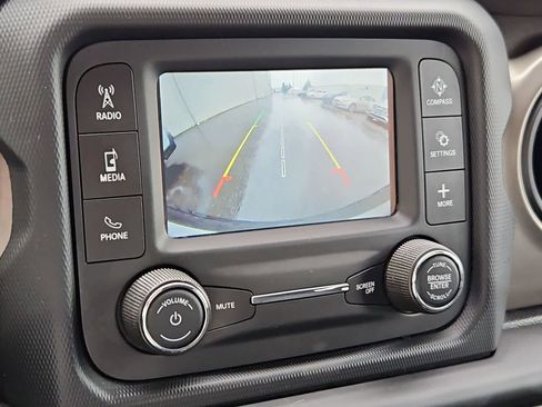 Used 2018 Jeep Wrangler Unlimited Sport S AWD/4WD image 28