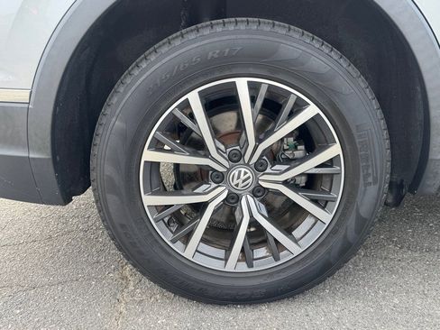 Used 2020 Volkswagen Tiguan SE w/ Panoramic Sunroof Package image 24