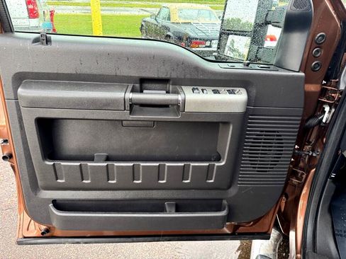 Used 2011 Ford F350 Lariat w/ Lariat Interior Pkg image 19