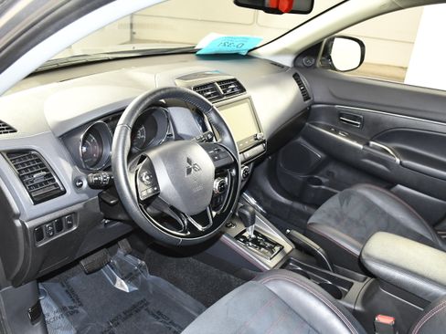 Used 2022 Mitsubishi Outlander Sport ES AWD/4WD image 2