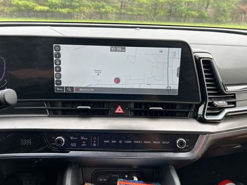 Used 2025 Kia Sportage EX image 13