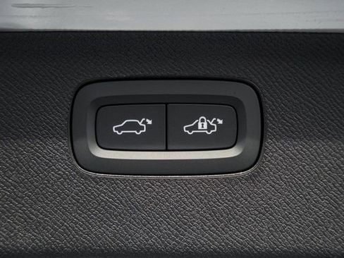 New 2026 Volvo XC90 B6 Plus w/ Protection Package Premier image 10