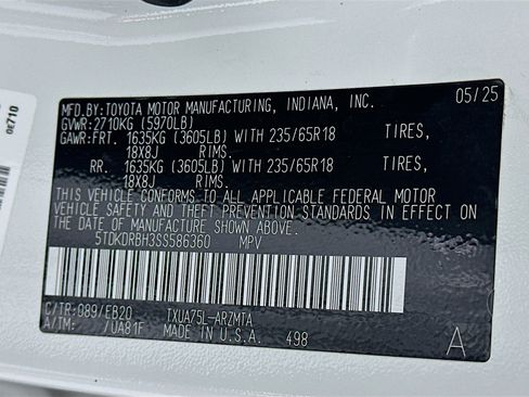 Used 2025 Toyota Highlander XLE image 12