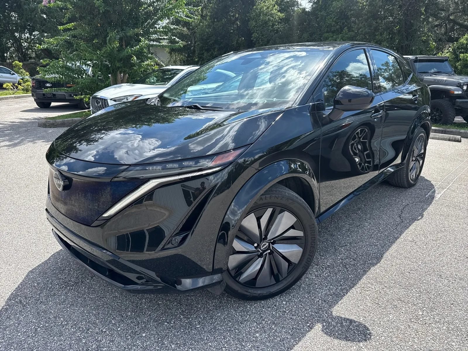 Used 2024 Nissan Ariya AWD image 2
