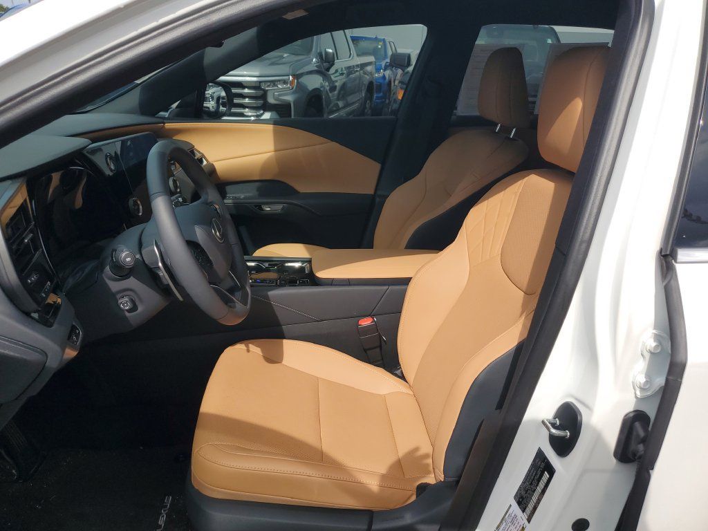 Used 2025 Lexus RX 350 FWD w/ Technology Package image 22