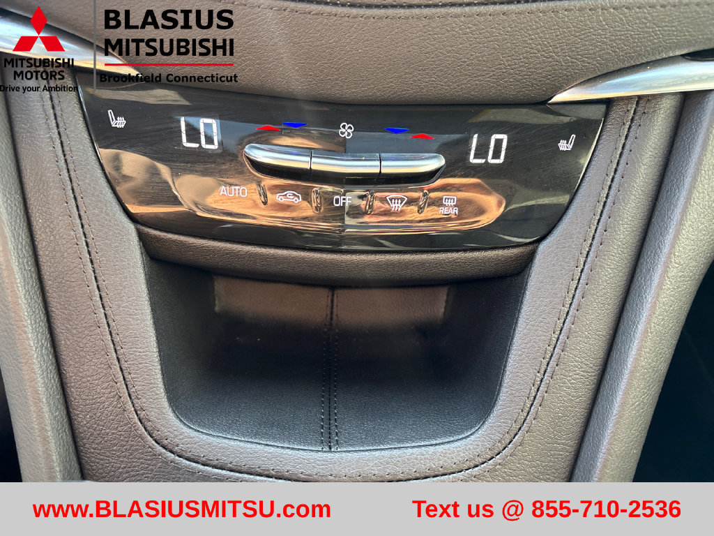 Used 2024 Cadillac XT6 Luxury AWD/4WD image 31