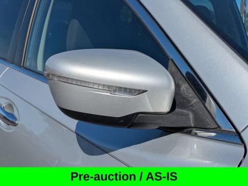 Used 2015 Nissan Rogue SV AWD/4WD image 11