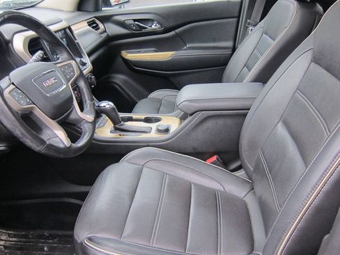 Used 2018 GMC Acadia Denali w/ Technology Package AWD/4WD image 17