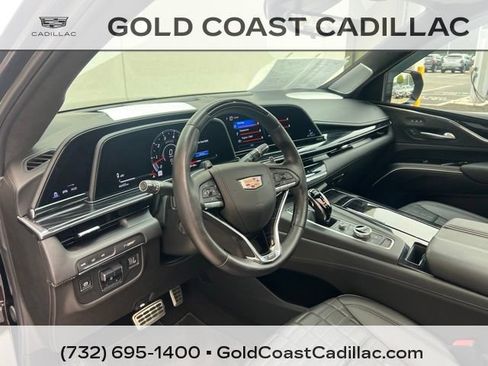 Certified 2024 Cadillac Escalade V w/ LPO, ONYX Package AWD/4WD image 25