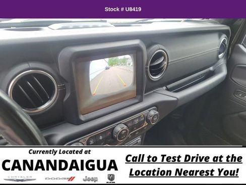 Used 2021 Jeep Wrangler Unlimited Sahara w/ Dual Top Group AWD/4WD image 18