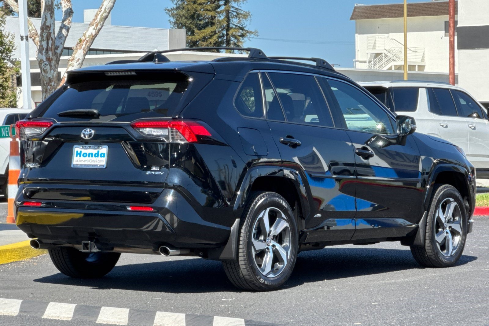 Used 2025 Toyota RAV4 SE AWD/4WD image 9