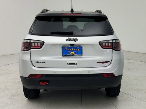 Used 2025 Jeep Compass Trailhawk image 7