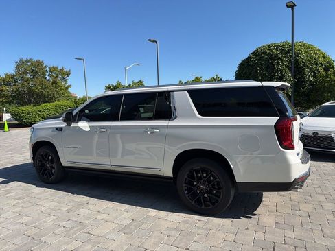 Used 2022 GMC Yukon XL Denali AWD/4WD image 26