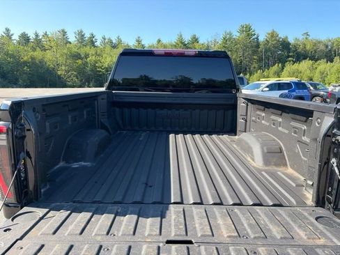 Used 2025 GMC Sierra 2500 AT4 AWD/4WD image 6