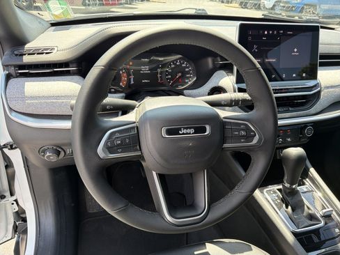 Used 2024 Jeep Compass Latitude AWD/4WD image 23