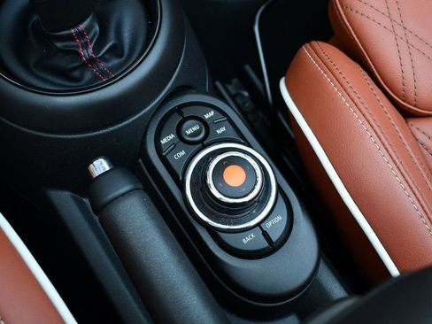 Used 2021 MINI Cooper S image 66