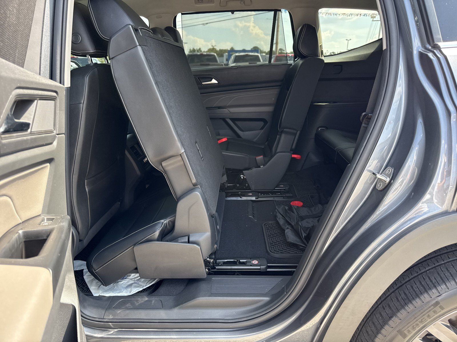 Used 2021 Volkswagen Atlas SE w/ Panoramic Sunroof Package AWD/4WD image 14