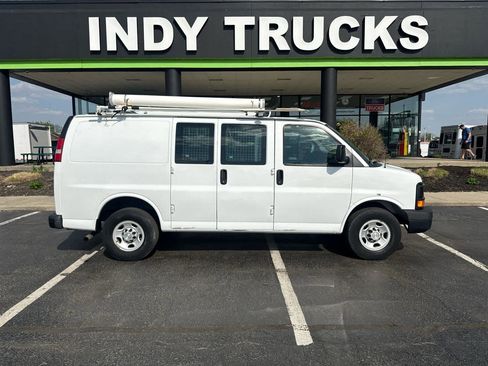 Used 2015 Chevrolet Express 2500 image 1