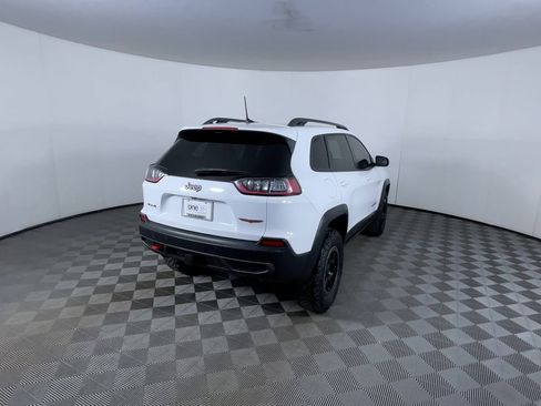 Used 2019 Jeep Cherokee Trailhawk image 8