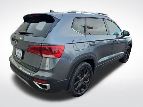 Used 2022 Volkswagen Taos SE AWD/4WD image 5