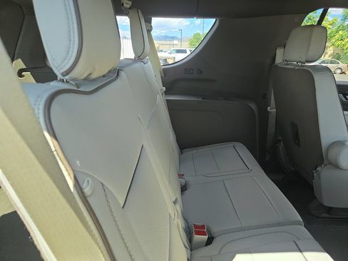 Used 2026 GMC Yukon XL Denali w/ Sun & Power Step Package AWD/4WD image 7