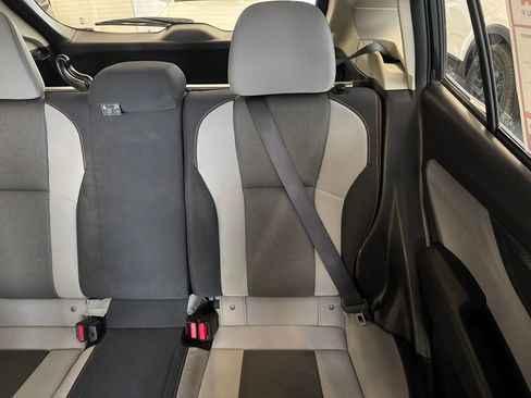 Used 2019 Subaru Crosstrek 2.0i Premium image 19