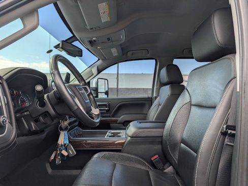 Used 2018 GMC Sierra 2500 SLT AWD/4WD image 9