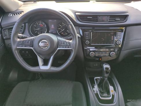 Used 2018 Nissan Rogue SV w/ Premium Package FWD image 29