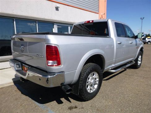 Used 2015 RAM 3500 Laramie w/ Convenience Group AWD/4WD image 3