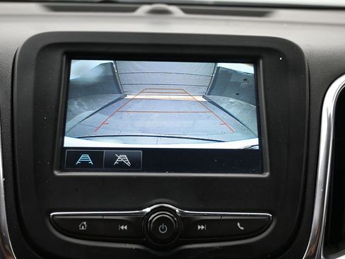 Used 2018 Chevrolet Equinox LS image 11