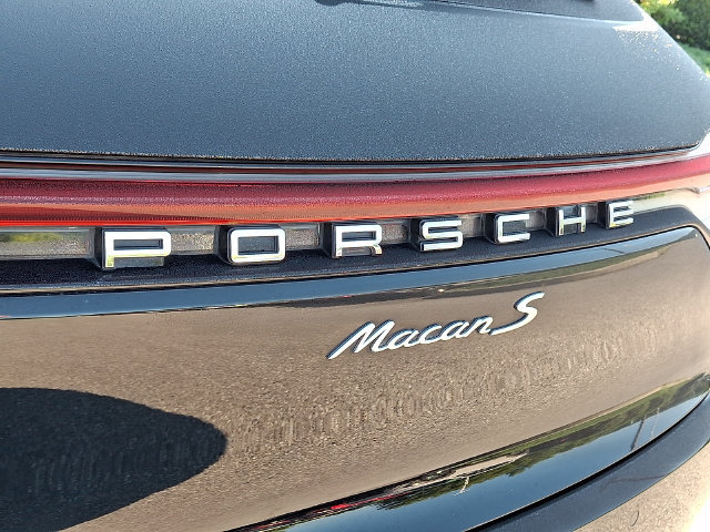 Used 2020 Porsche Macan S AWD/4WD image 30