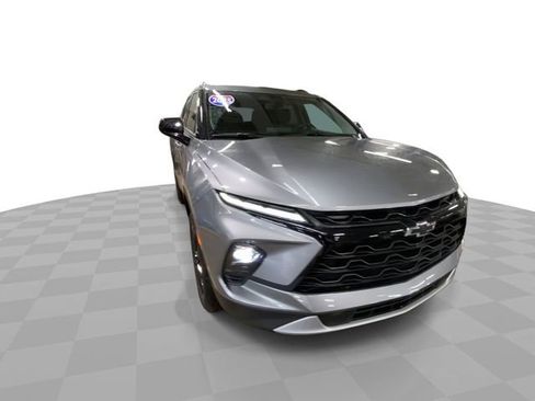 Used 2025 Chevrolet Blazer LT w/ Convenience Package FWD image 4