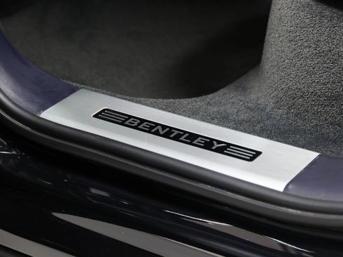 Used 2019 Bentley Bentayga AWD/4WD image 50