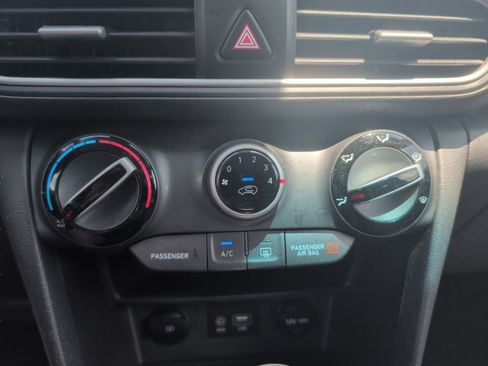 Used 2019 Hyundai Kona SE FWD image 21