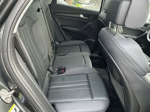 Used 2023 Audi Q5 e Premium Plus image 19