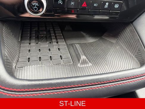 Used 2025 Ford Explorer ST-Line w/ Premium Package AWD/4WD image 27