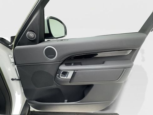 Used 2023 Land Rover Discovery S AWD/4WD image 37