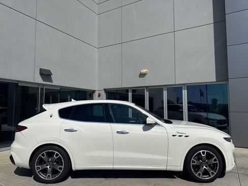 Certified 2022 Maserati Levante Modena image 9