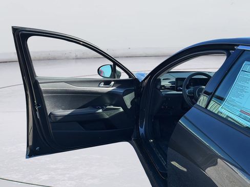 New 2026 Kia K5 LXS image 35