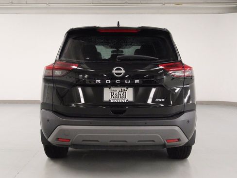 Used 2023 Nissan Rogue S image 6