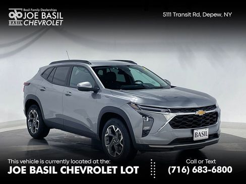 Used 2024 Chevrolet Trax LT FWD image 1
