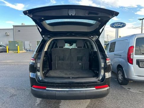 Used 2023 Jeep Grand Cherokee L Laredo RWD image 6