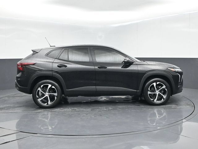 Used 2024 Chevrolet Trax RS w/ Driver Confidence Package FWD image 9