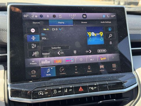 Used 2025 Jeep Compass Limited w/ Elite Group image 18