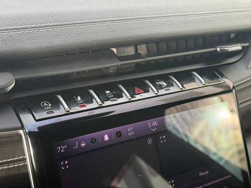 Used 2024 Jeep Grand Cherokee Limited w/ Black Appearance Package image 26