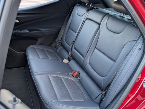 Used 2022 Chevrolet Bolt EUV Premier w/ Sun & Sound Package image 18