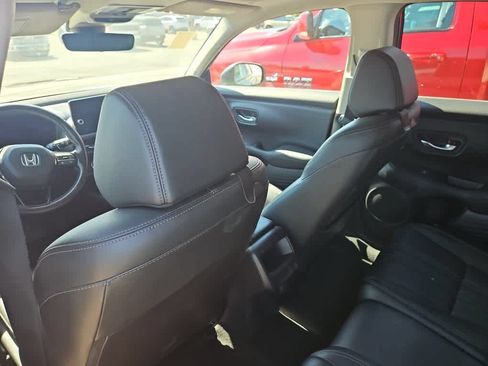 Used 2024 Honda HR-V EX-L image 11