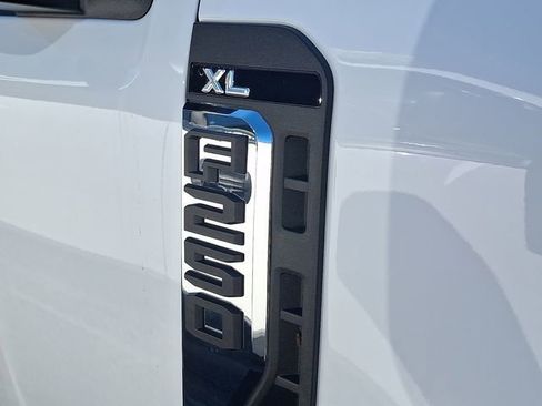 Used 2024 Ford F250 XL w/ XL Chrome Package RWD image 13