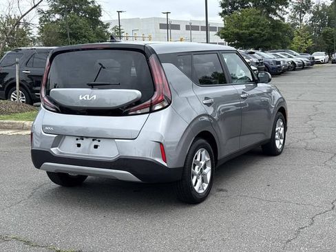 Used 2024 Kia Soul LX w/ Option Group 015 FWD image 2