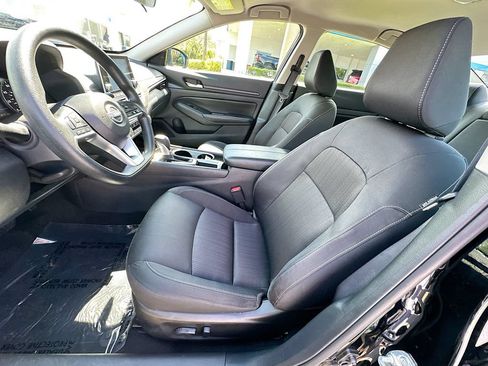 Used 2024 Nissan Altima 2.5 SV FWD image 19
